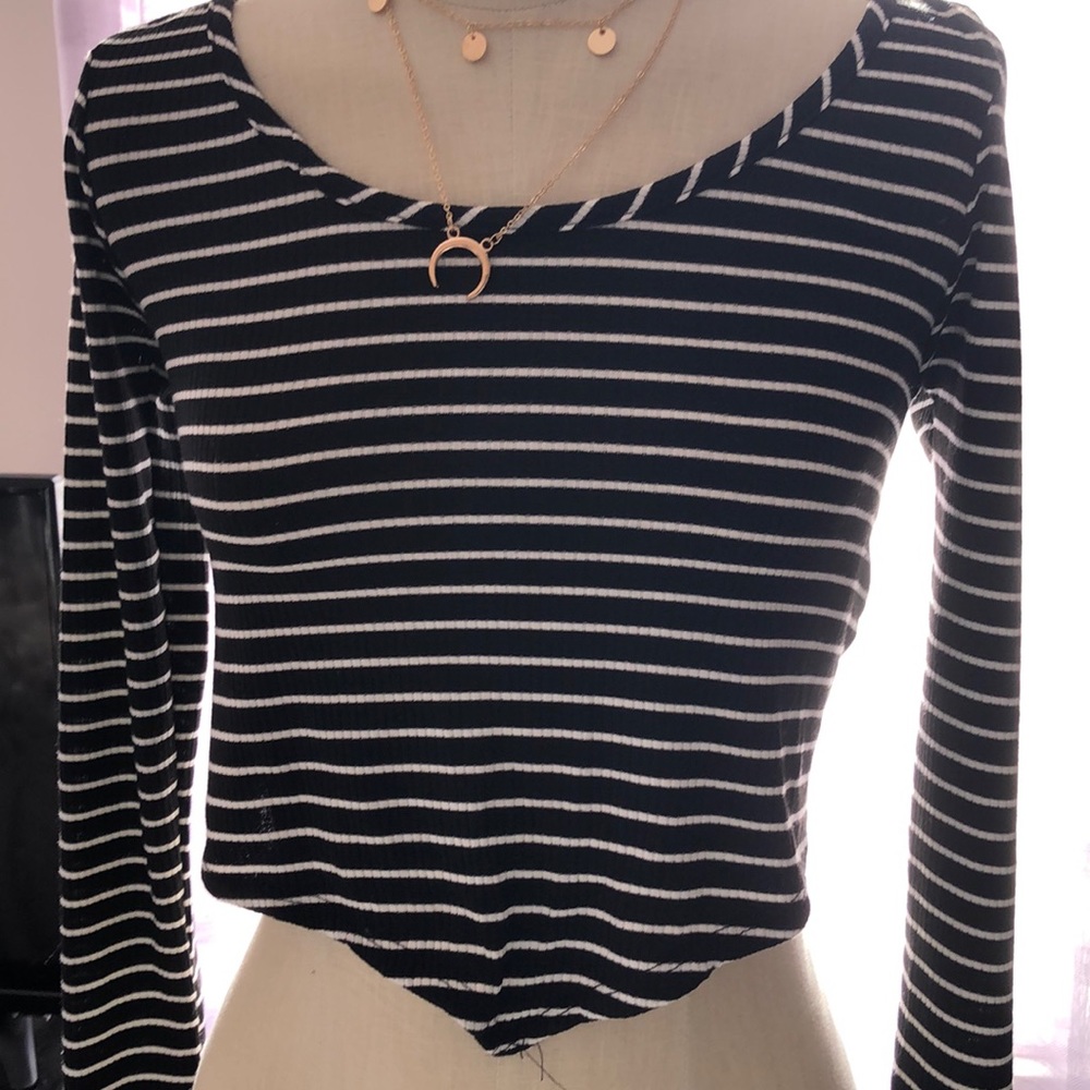 Olivia Rae Woman knit stripper shirt size med